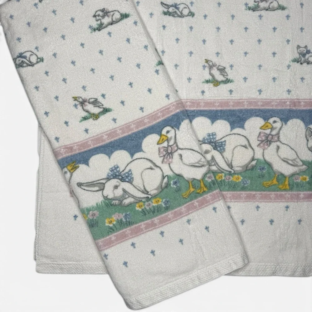 Vintage Pair Fieldcrest Howard Kaplans French Country Farm Animal Bath Towel Set
